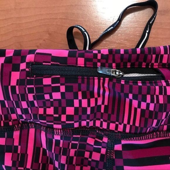 NWOT. Nike Dri-Fit athletic capri pants. - Picture 6 of 8